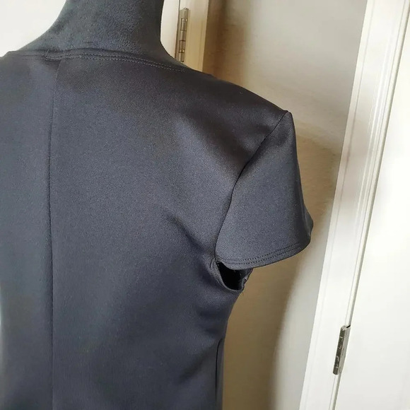 Torrid 2X Dress Black Ponte Sheath Short Sleeve Scoopneck Front Cut Out - Picture 8 of 10